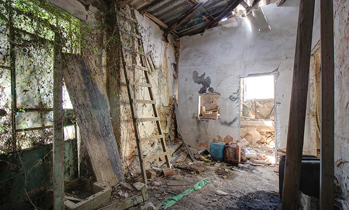 AMPLE ROOMS, PLENTY OF LAND & NICE SEA VIEWS