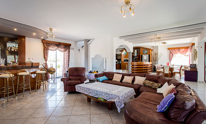 NEAR THE BEACH WITH UNOBSTRUCTED VIEWS