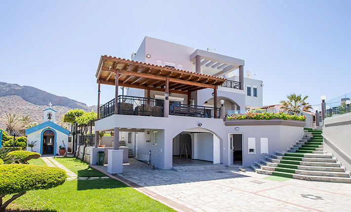 NEAR THE BEACH WITH UNOBSTRUCTED VIEWS