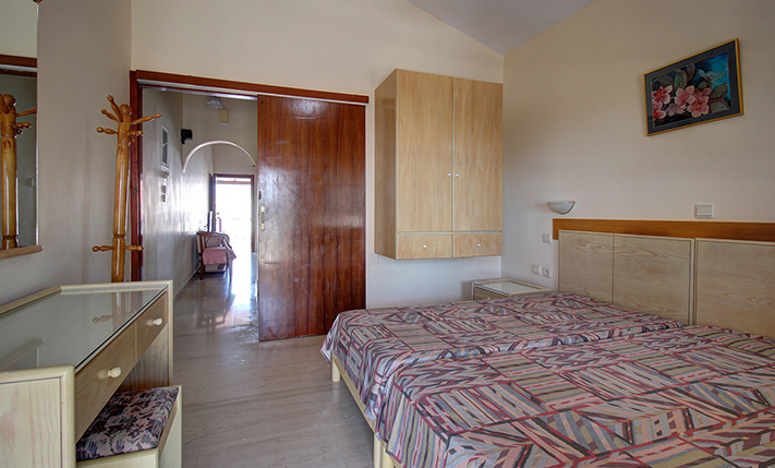 GEBÄUDE MIT 3 APT IN KEFALAS