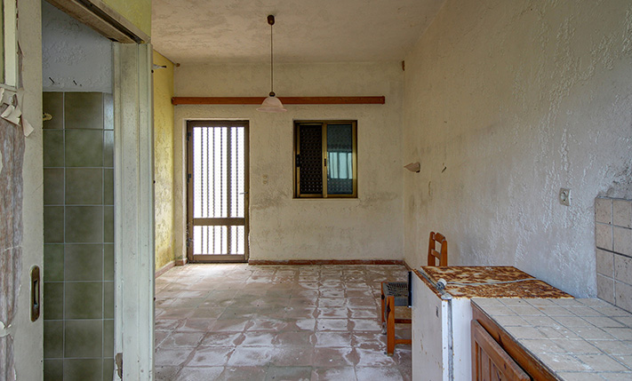 ΠΑΛΑΙΟ ΚΤΗΡΙΟ 21 Δ/ΤΩΝ ΚΟΝΤΑ ΣΤΗ ΘΑΛΑΣΣΑ