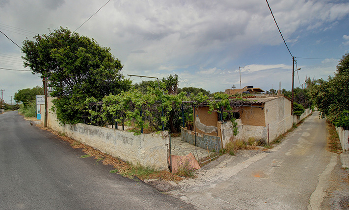 21 UNCONVERTED APARTMENTS NEAR THE BEACH