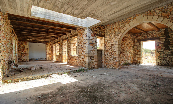 UNFINISHED COMPLEX WITH TRADITIONAL FEATURES