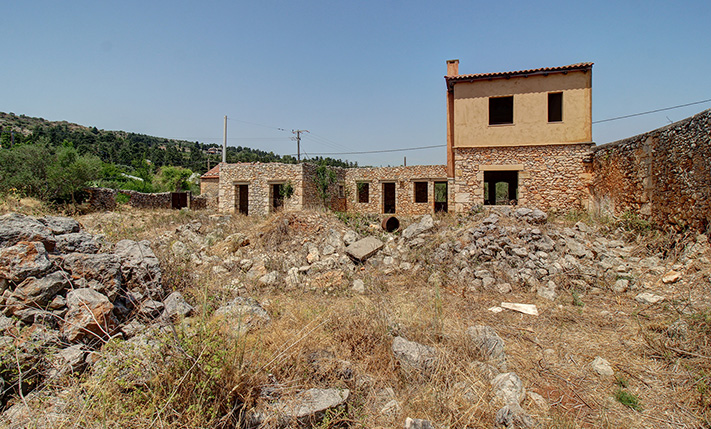 UNFINISHED COMPLEX WITH TRADITIONAL FEATURES