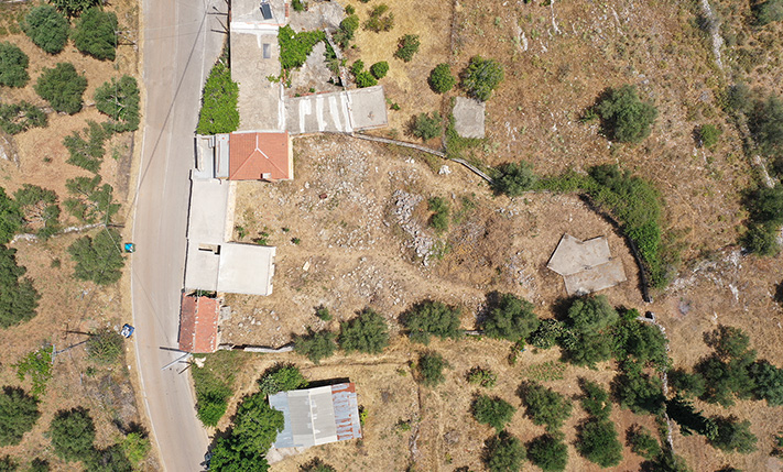 UNFINISHED COMPLEX WITH TRADITIONAL FEATURES