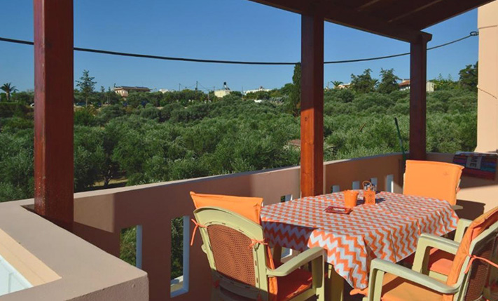 3 APARTMENTS WITH THE POTENTIAL OF 6