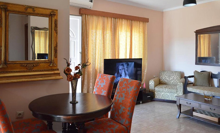 3 APARTMENTS WITH THE POTENTIAL OF 6