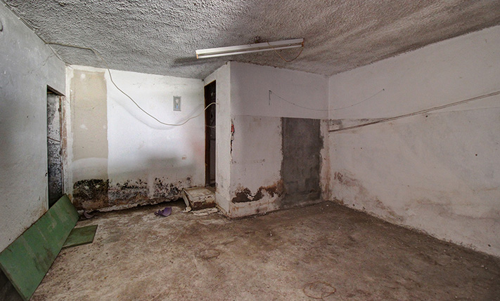 SPACIOUS UNCONVERTED GROUND LEVEL