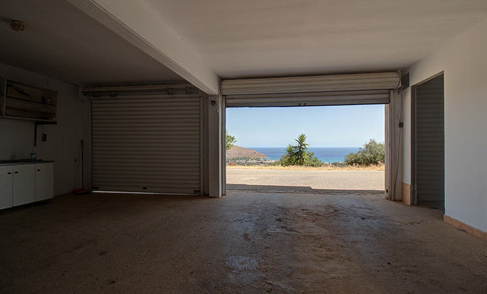 Δ/ΣΜΑ ΟΡΟΦΟΥ ΜΕ ΔΙΚΑΙΩΜΑ ΣΕ ΜΕΓΑΛΟ ΟΙΚΟΠΕΔΟ