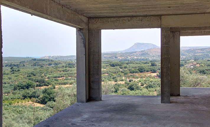 TWO UNFINISHED HOUSES WITH STUNNING VIEWS