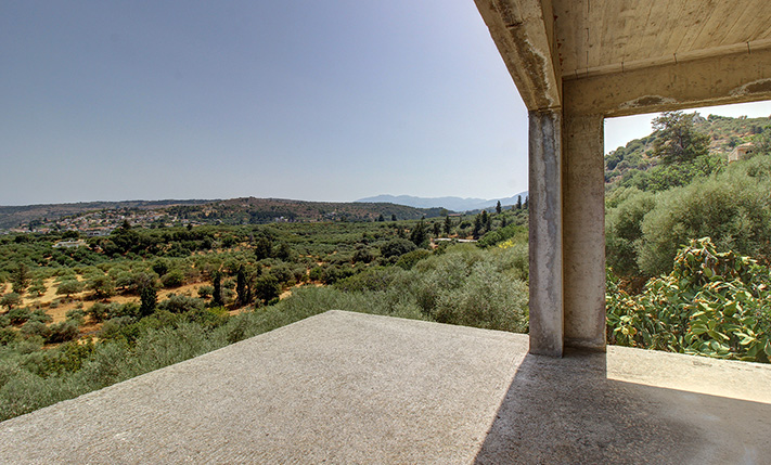 TWO UNFINISHED HOUSES WITH STUNNING VIEWS