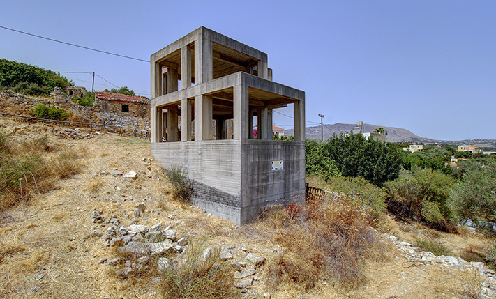 TWO UNFINISHED HOUSES WITH STUNNING VIEWS