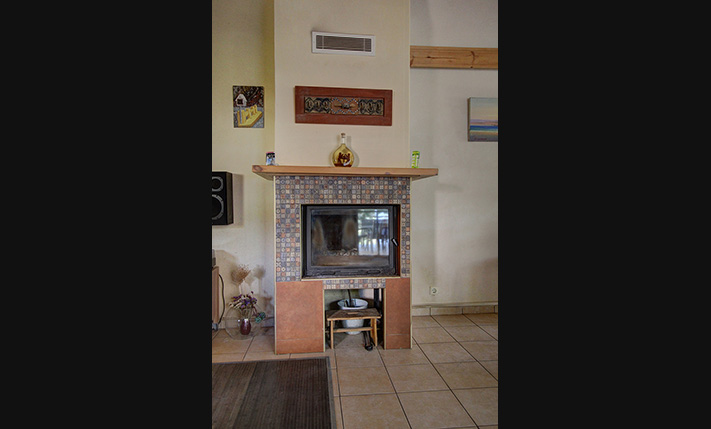 LARGE MIXED-USE BUILDING WITH A 2-BEDROOM HOUSE