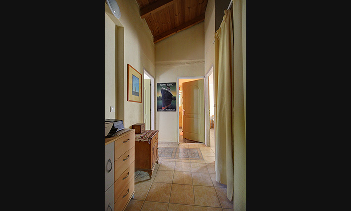 LARGE MIXED-USE BUILDING WITH A 2-BEDROOM HOUSE