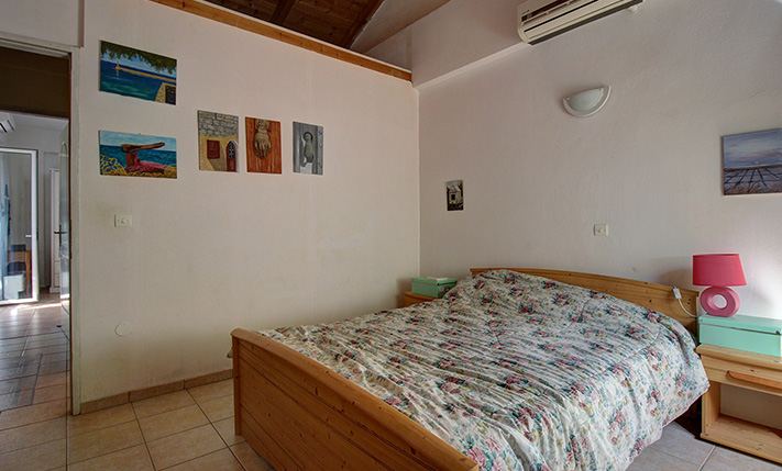 GEMISCHT GENUTZTES GEBÄUDE, HAUS MIT 2-ZI-WHG.