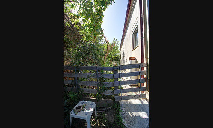 LARGE MIXED-USE BUILDING WITH A 2-BEDROOM HOUSE