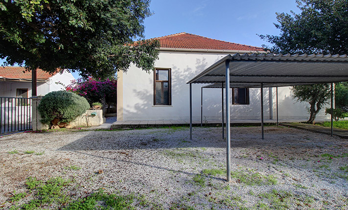 DETACHED HOUSE WITH A GARDEN NEAR MARATHI