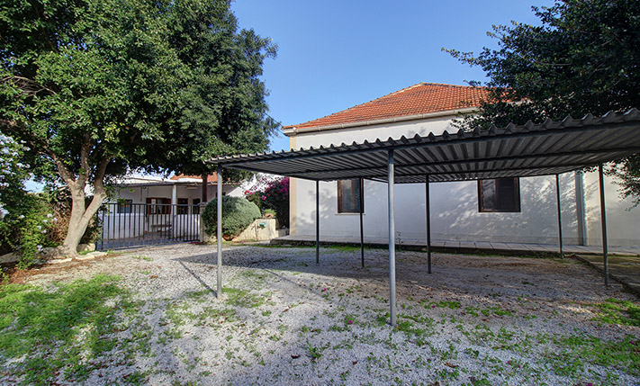 DETACHED HOUSE WITH A GARDEN NEAR MARATHI