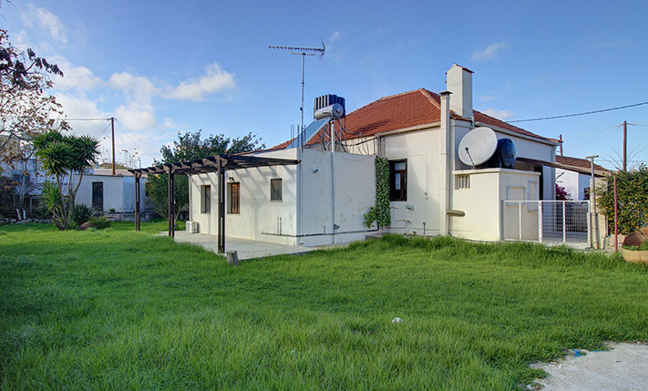 ΙΣΟΓΕΙΑ ΑΡΧΟΝΤΙΚΗ ΜΟΝΟΚΑΤΟΙΚΙΑ ΜΕ ΜΕΓΑΛΟ ΚΗΠΟ