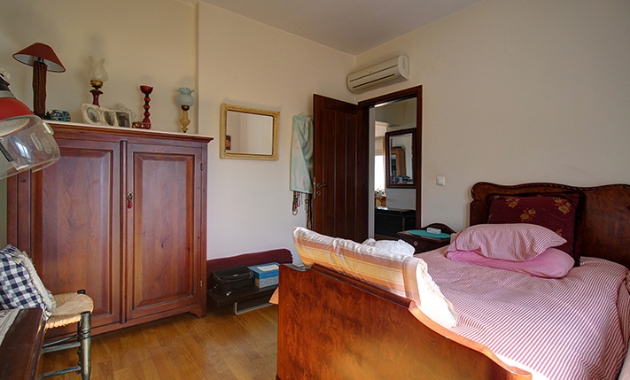 LARGE VILLA NEAR THE CITY & TO AMENITIES