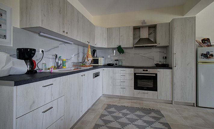 LARGE VILLA NEAR THE CITY & TO AMENITIES