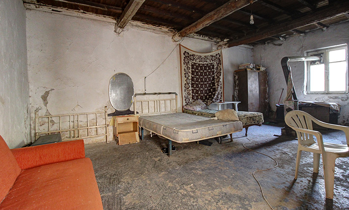 WITH ENCLOSED COURTYARD ON THE WAY TO ELAFONISI