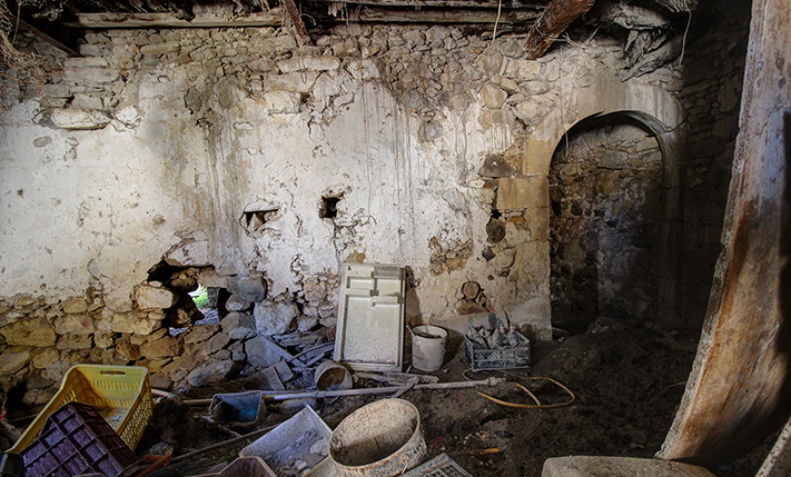 WITH ENCLOSED COURTYARD ON THE WAY TO ELAFONISI