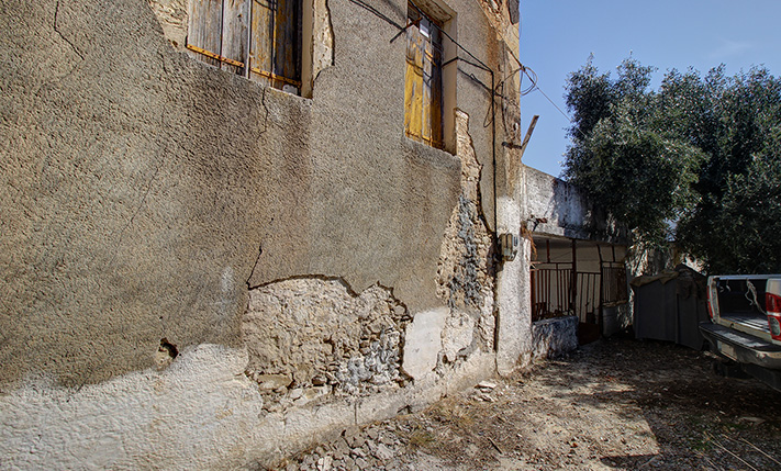 WITH ENCLOSED COURTYARD ON THE WAY TO ELAFONISI