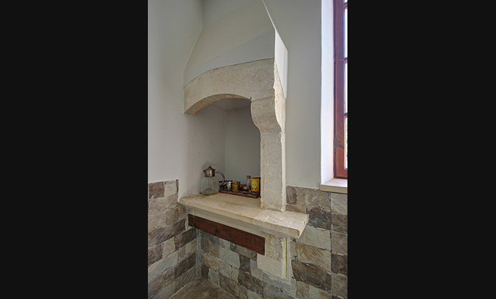 BRIGHT TOWNHOUSE IN CENTRAL RETHIMNON