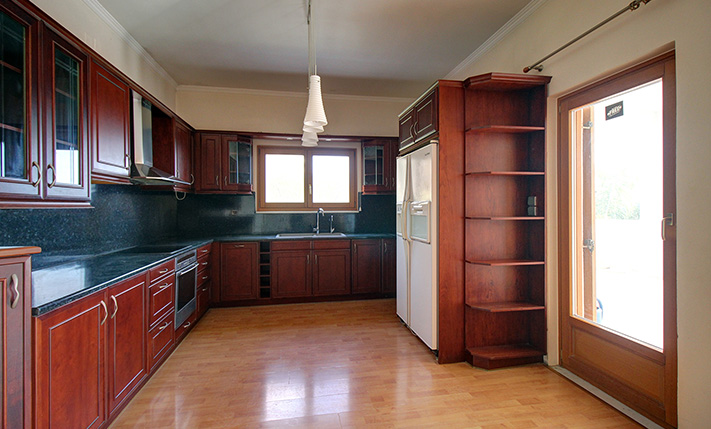 LUXURIOUS BUILDING OF 2 SPACIOUS APARTMENTS