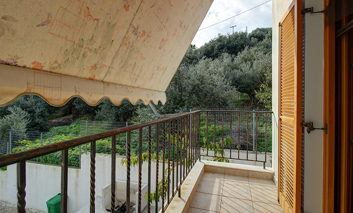 LUXURIOUS BUILDING OF 2 SPACIOUS APARTMENTS