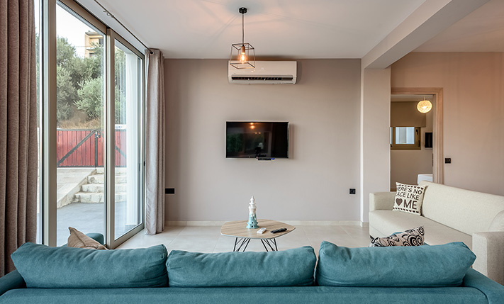 LUXURIOUS BUILDING OF 2 SPACIOUS APARTMENTS