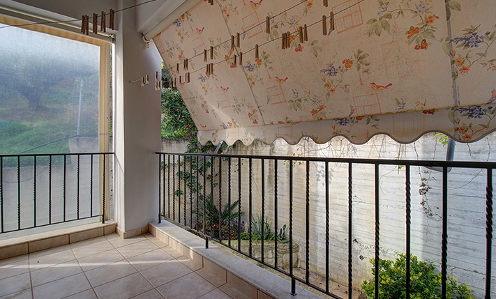 LUXURIOUS BUILDING OF 2 SPACIOUS APARTMENTS