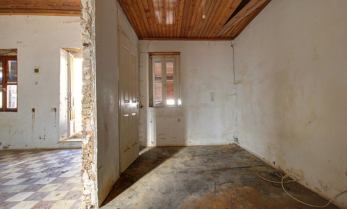 GROUND FLOOR VILLAGE HOUSE ON A SPACIOUS PLOT