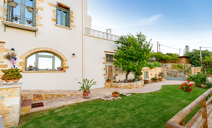 RESTORED STONE HOUSE WITH PANORAMIC VIEWS