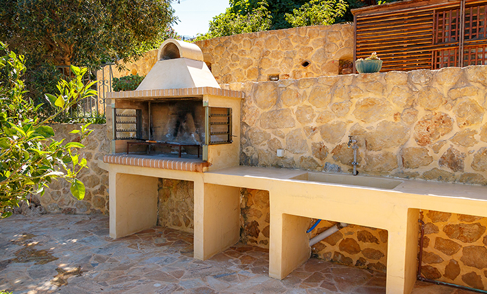 RESTORED STONE HOUSE WITH PANORAMIC VIEWS