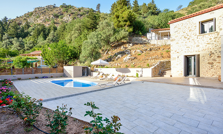 LUXURIOUS VILLAGE HOUSE IN A LIVELY VILLAGE