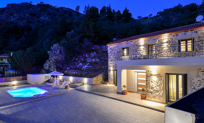 LUXURIOUS VILLAGE HOUSE IN A LIVELY VILLAGE