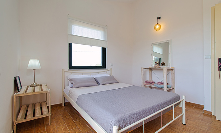 OVERLOOKING PLATANIAS WITH UNOBSTRUCTED VIEWS