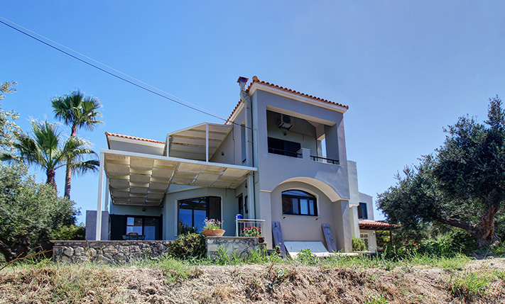 ΕΠΑΝΩ ΑΠΟ ΤΟΝ ΠΛΑΤΑΝΙΑ ΜΕ ΑΝΕΜΠΟΔΙΣΤΗ ΘΕΑ