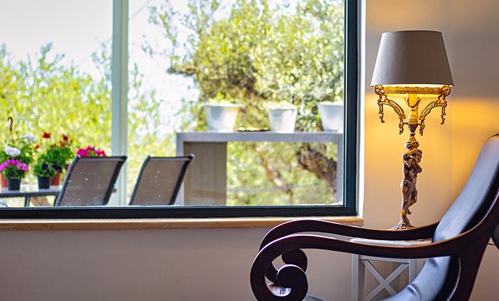 OVERLOOKING PLATANIAS WITH UNOBSTRUCTED VIEWS