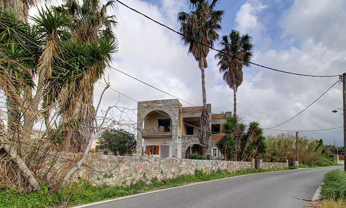 UNFINISHED BUILDING OF 6 UNITS WITH POTENTIAL
