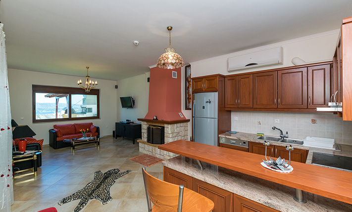 CLOSE TO THE CITY, OVERLOOKING SOUDA BAY