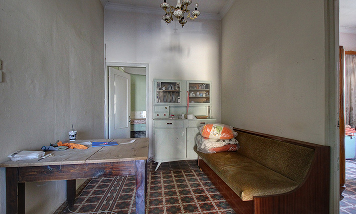 WELL LOCATED TOWNHOUSE THAT YOU MAY EXPAND