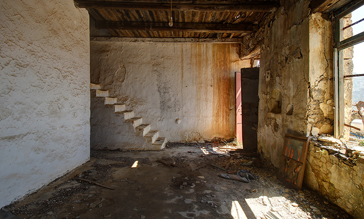 UNCONVERTED FARM-HOUSE WITH VIEWS & GARDEN