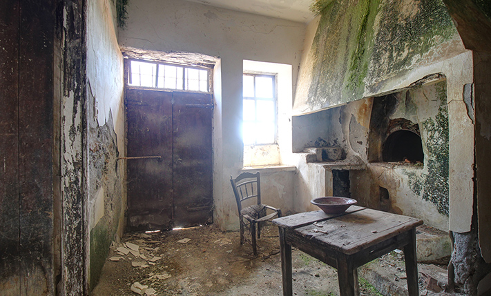 UNCONVERTED FARM-HOUSE WITH VIEWS & GARDEN