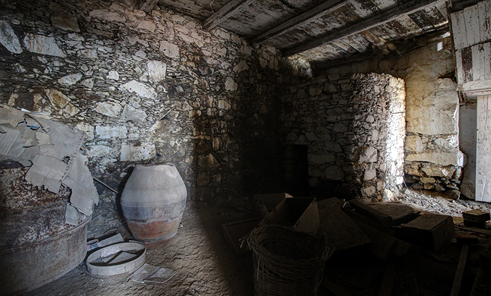 UNCONVERTED FARM-HOUSE WITH VIEWS & GARDEN