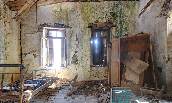 UNCONVERTED FARM-HOUSE WITH VIEWS & GARDEN