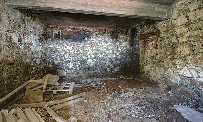 UNCONVERTED FARM-HOUSE WITH VIEWS & GARDEN