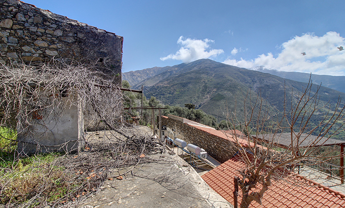 UNCONVERTED FARM-HOUSE WITH VIEWS & GARDEN